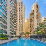 Bright 2Br Marina Home With Modern Touches