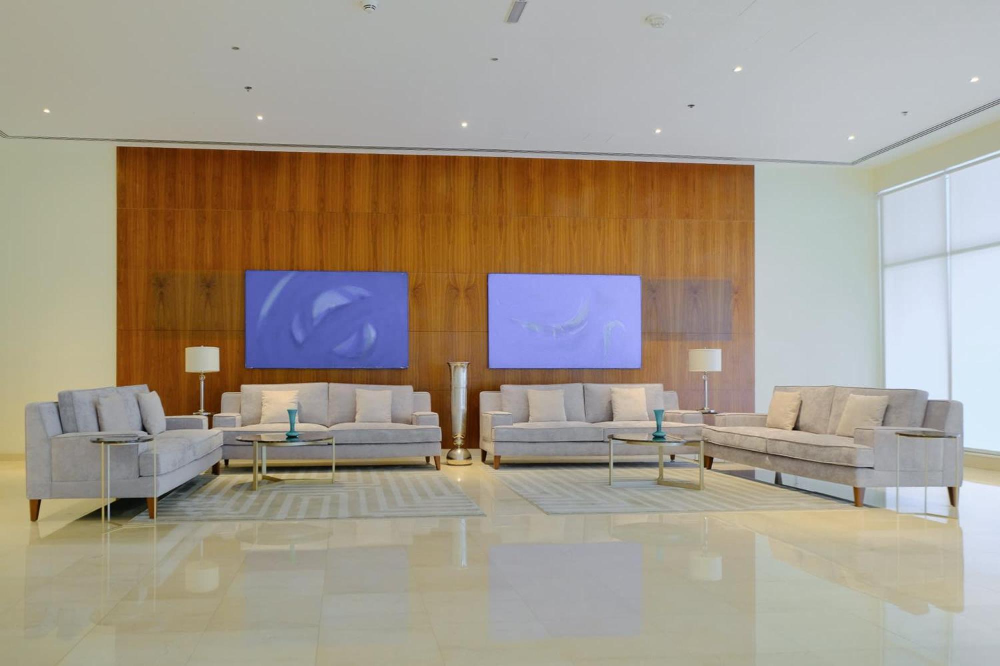 Bright 2br Marina With Modern Touches Dubai