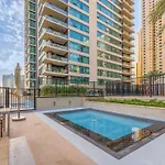 Bright 2Br Marina Home With Modern Touches