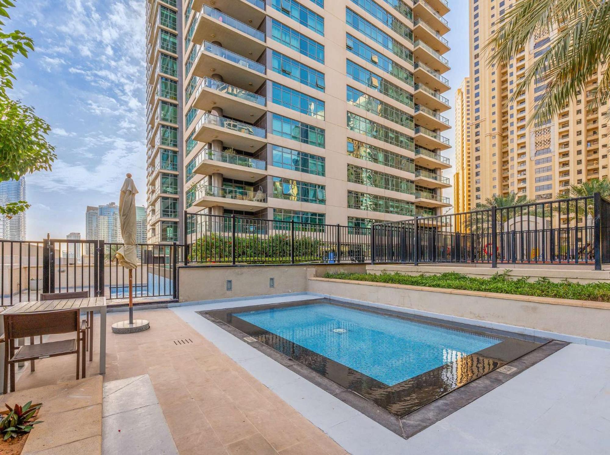 Apartment Bright 2br Marina With Modern Touches