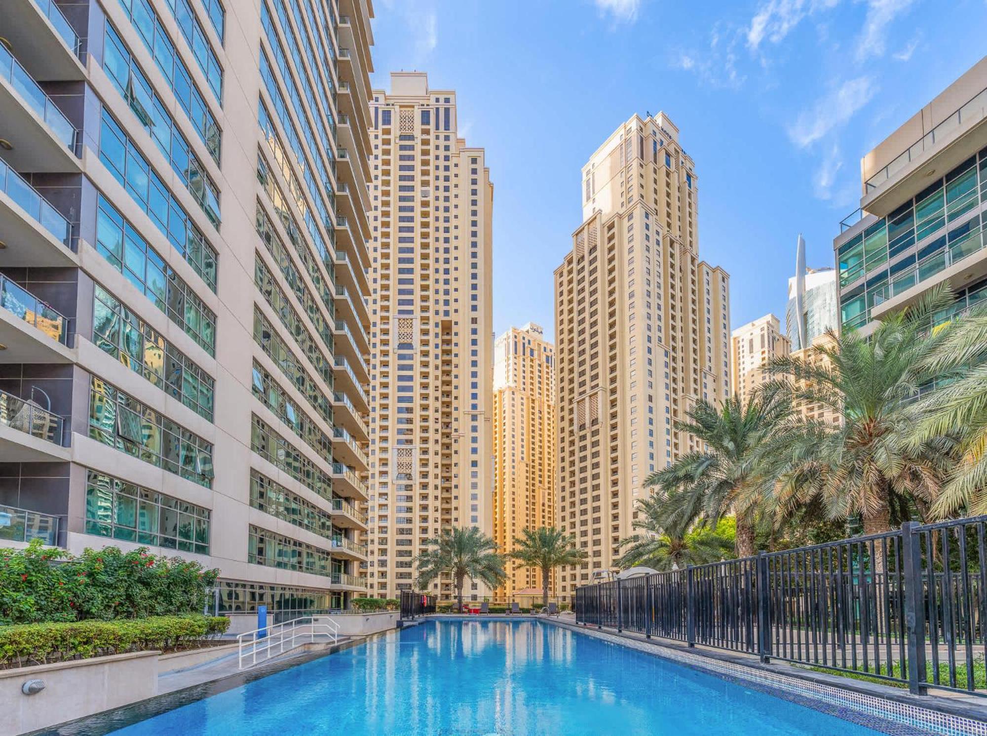 Bright 2br Marina With Modern Touches