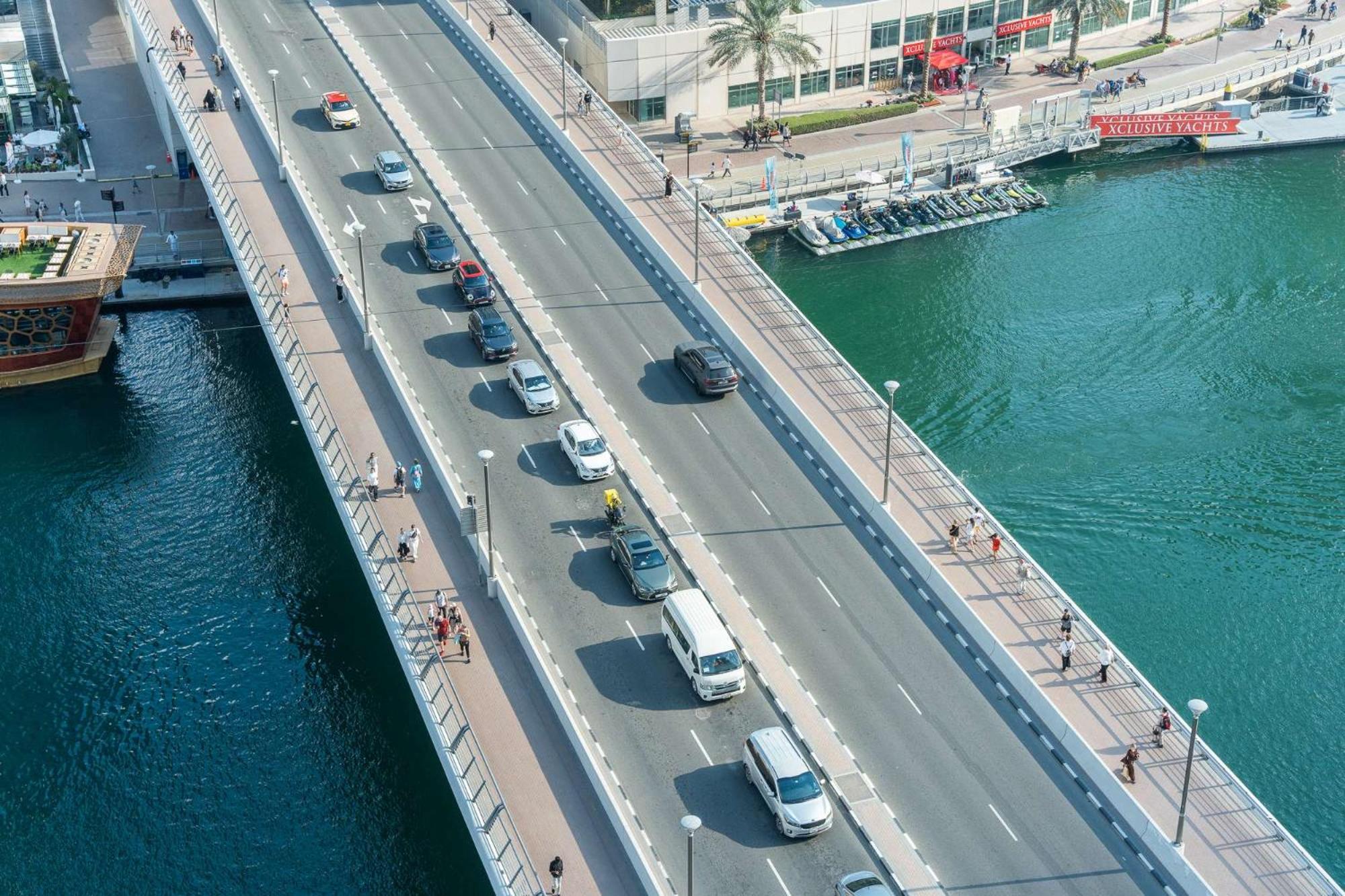 Bright 2br Marina With Modern Touches * Dubai
